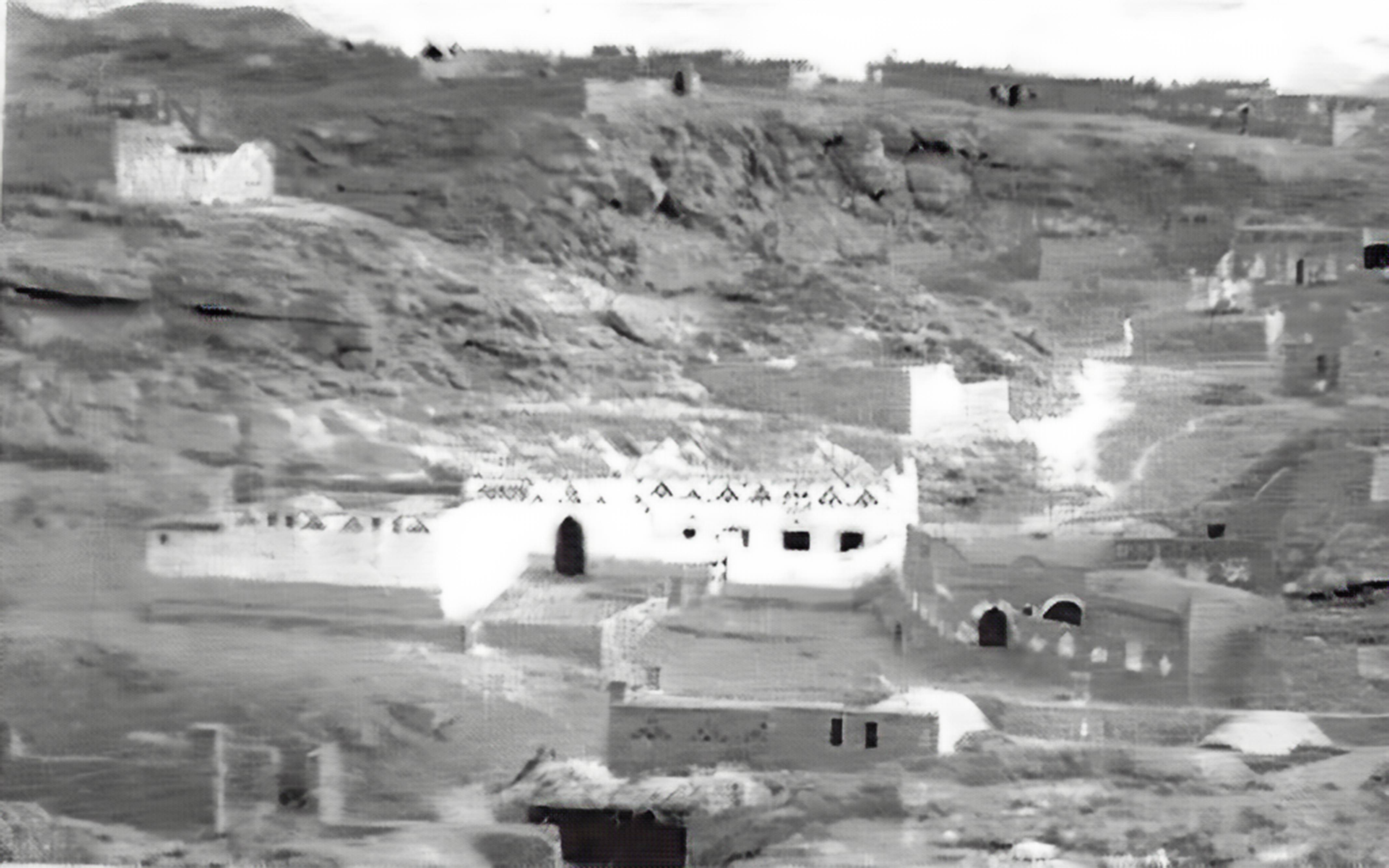 A nag&rsquo; in old Abu Hor. Photo from Hassan and Hassan (2000: p. 171/a).